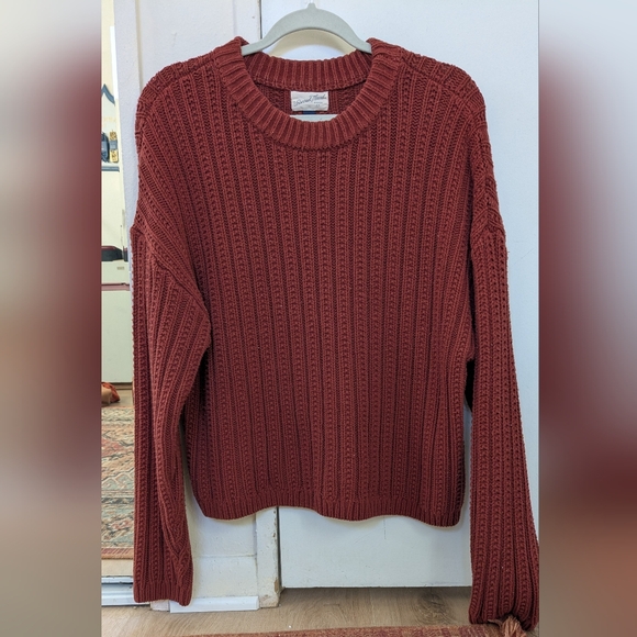 Universal Thread Women's Brick Red Crew Neck Sweater - Picture 1 of 3